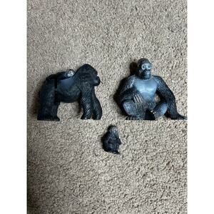 TERRA By Battat Gorilla Family Figures Set of 4 - Adults Babies Animals